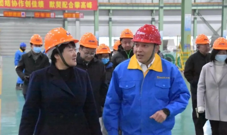 呼和浩特市尖草坪区区委书记刘锦春一行调研yl23455永利集团呼和浩特加工中心